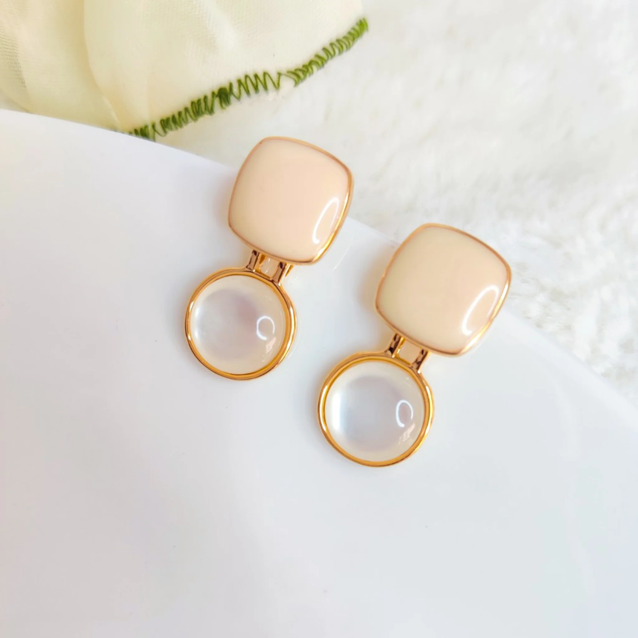 3 in 1 Beige Earrings - Image 5