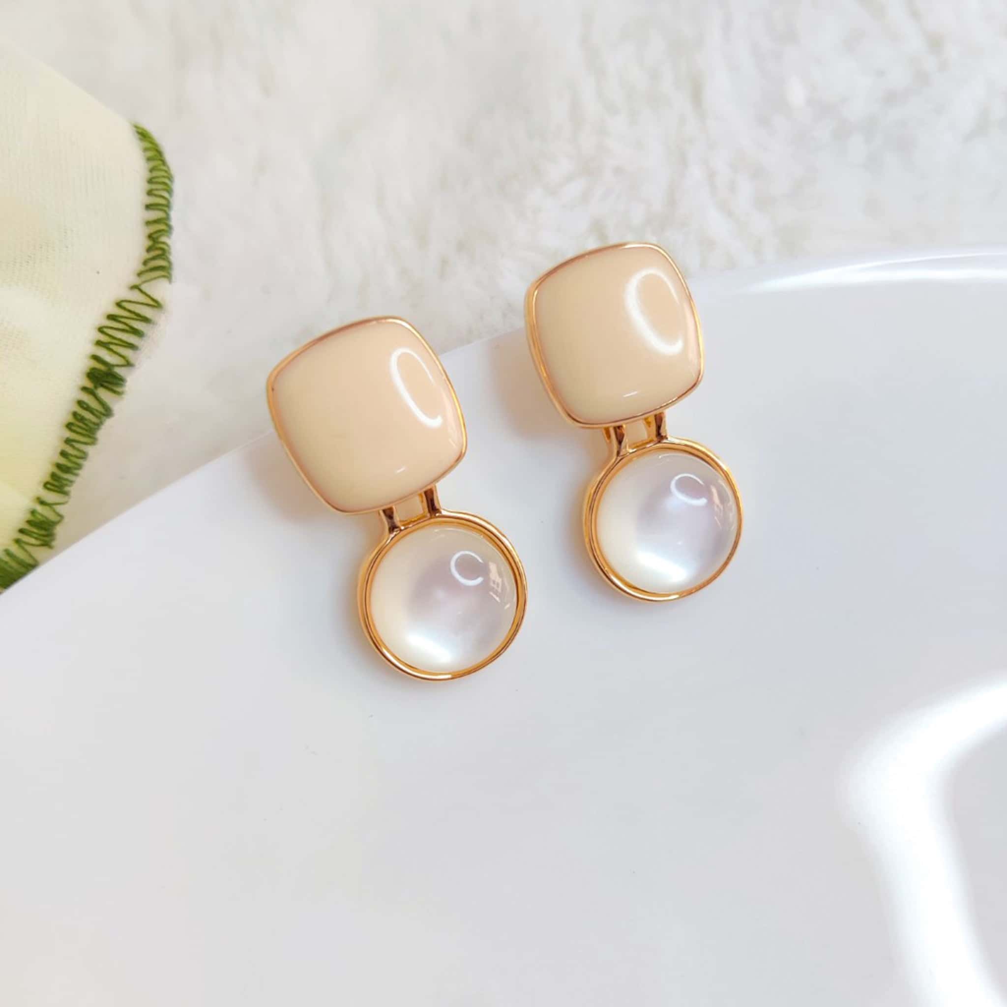 3 in 1 Beige Earrings - Image 6