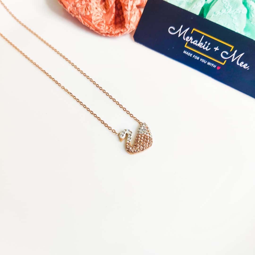 Shimmery Swan - Image 3